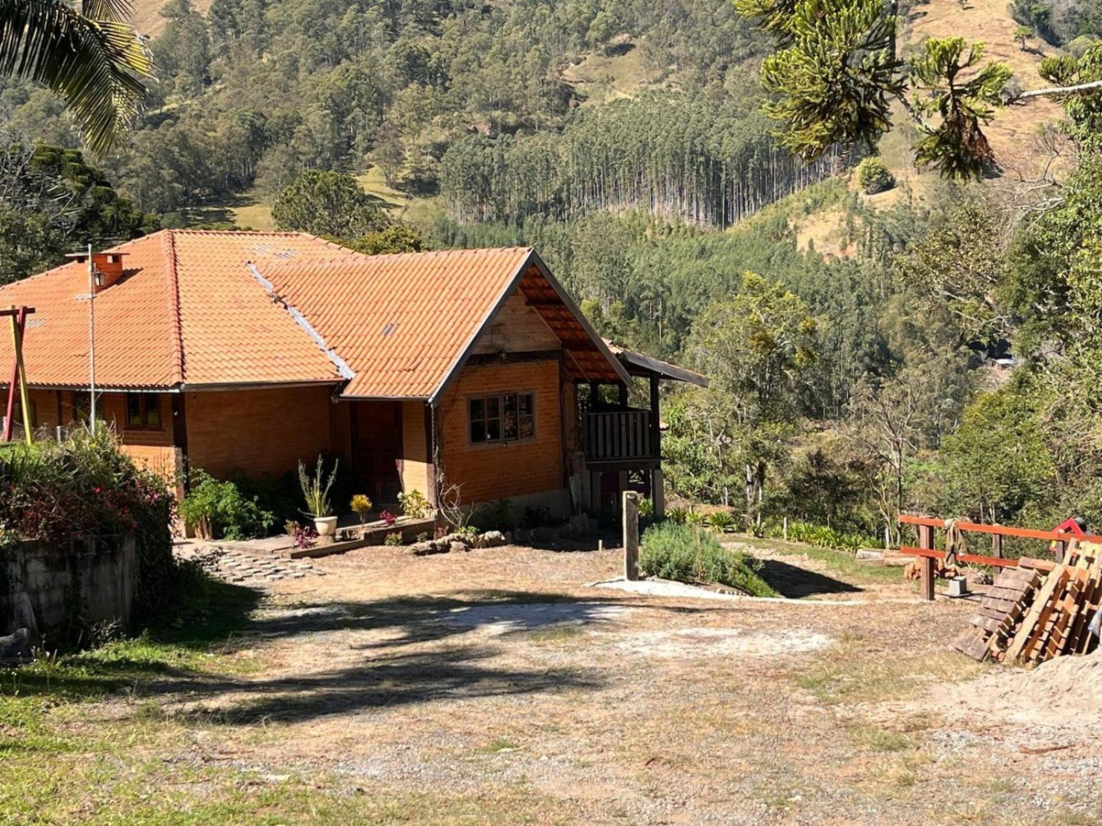 Solar Dos Canarios Sao Bento do Sapucai Ngoại thất bức ảnh